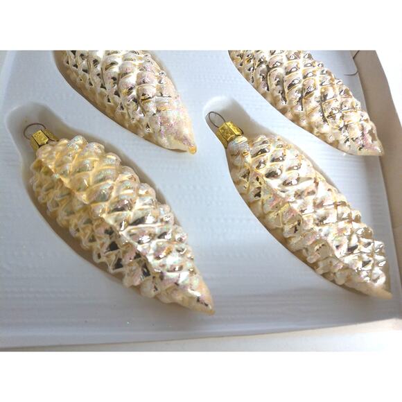 Vintage White Glass Pinecone Ornaments West Germany Set of 4 - Picture 5 of 6
